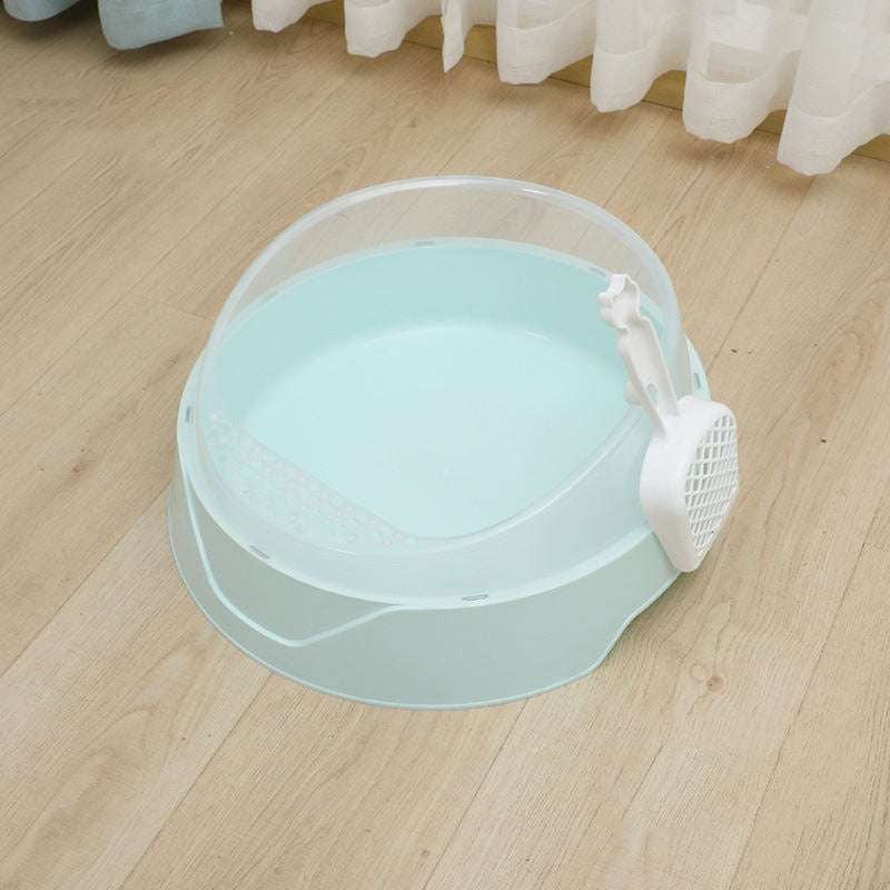 Spacious Shielded Cat Litter Box with Scoop